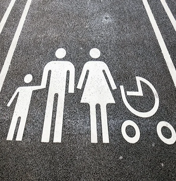 Marcaj pentru loc de parcare rezervat mama si copil