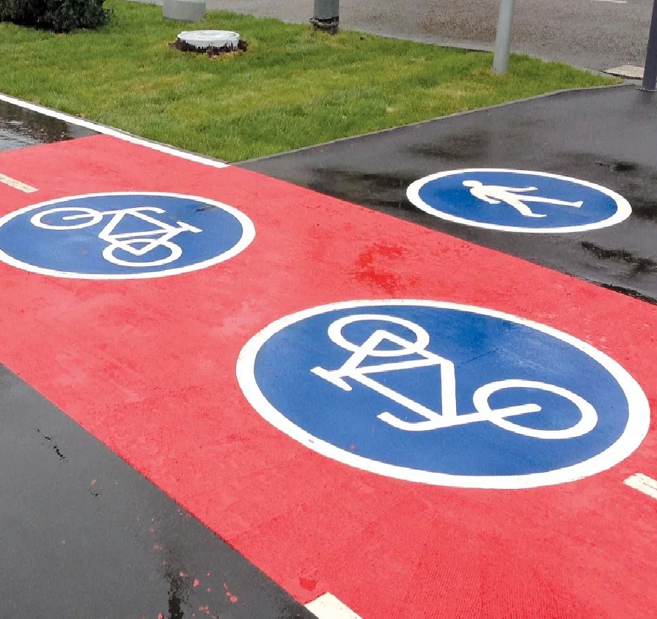 Marcaje cu benzi cu semne de marcare rutiera pentru biciclisti