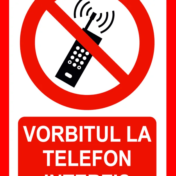 Placuta vorbitul la telefon interzis