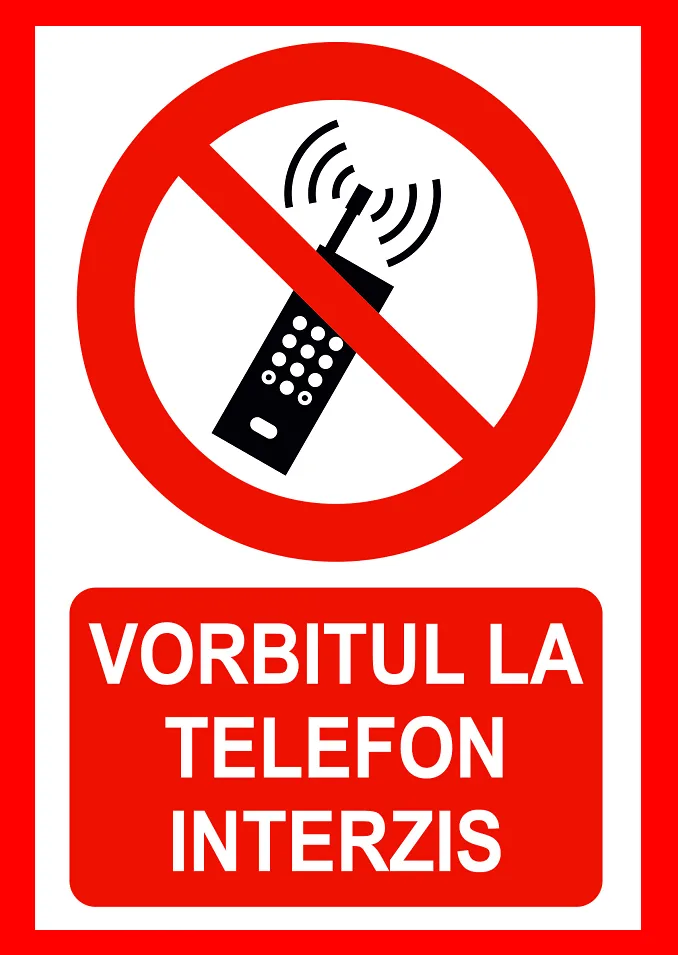 Placuta vorbitul la telefon interzis
