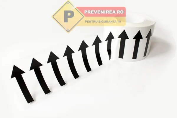 Bandă Autocolantă Transparentă cu Săgeți Negre - Folosită în Industrie și Logistică