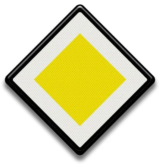 placuta reflectorizanta de circulatie pentru drum cu prioritare