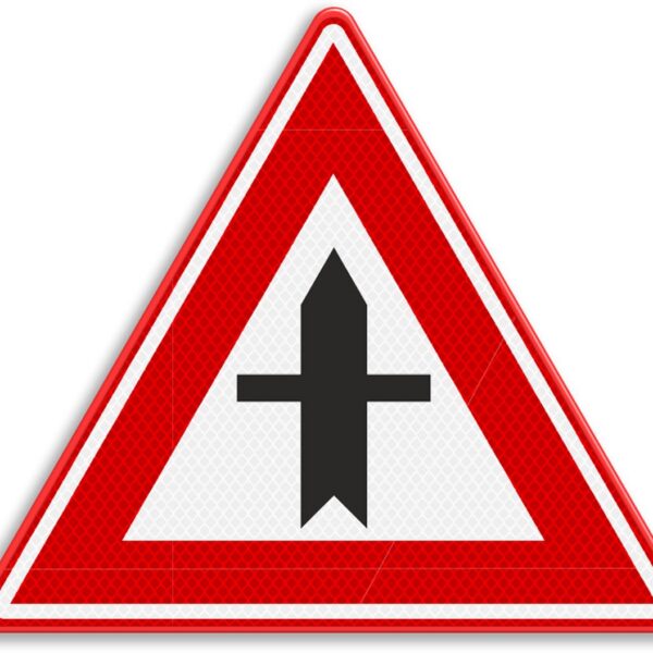 Semn de circulație intersecție cu drum fara prioritate